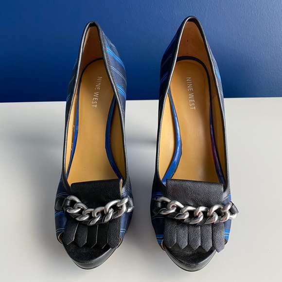 NINE WEST Like New Blue-Striped High Heels - 8 - Picture 2 of 8
